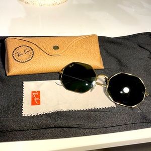 SELL OR TRADE— Gold OCTAGON framed Ray-Bans. ((RB 1972 9196/31 54 19 145 3N))***